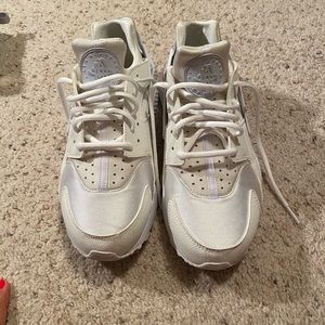 Women's Nike huaraches